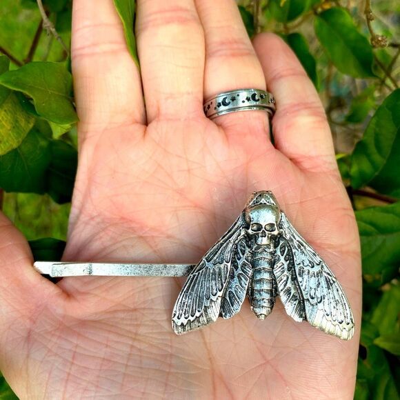 Gothic Death Moth Hair Accessory Antique Silver engraved details Vintage Look - Picture 2 of 5